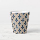 Fleur de Lis Pattern, Royal French Blue op Crème Latte Mok (Voorkant)