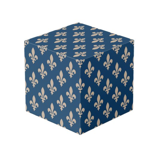 Fleur de Lis Pattern, Royal French, Cream on Blue Kubus (Achter hoekig)