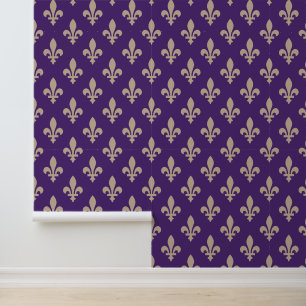 Fleur de Lis Pattern, Royal French Cream op Paarse Behang
