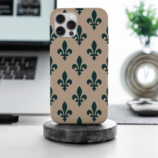 Fleur de Lis Pattern, Royal French Green on Cream iPhone Hoesje