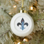 Fleur De Lis Snowman met licht op Keramische Bal Ornament<br><div class="desc">Een Fleur de Lis-ontwerp met een sneeuwpop met kerstverlichting</div>