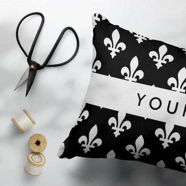 Fleur de Lis, Wit op Zwart, Wit, Uw Naam Accent Kussen (Creator heeft geüpload)