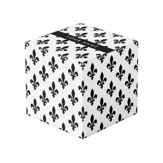 Fleur de Lis, Zwart op Wit, Zwart, Uw Naam Kubus (Voorkant hoekig)