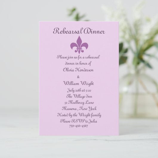 Fleur de Lise Rehearsal Dinner Invite Lilacs Kaart (Staand voorkant)