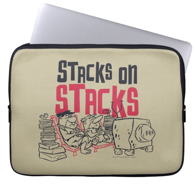 Flintstenen | Fred & Barney - Stacks op stapels Laptop Sleeve (Voorkant)