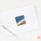 Flip Flops op het Strandzand Vierkante Sticker (Envelop)
