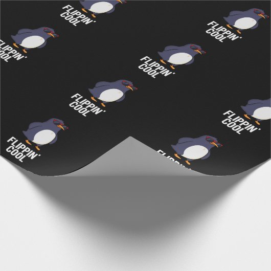 Flippin Cool Funny Penguin Pun Dark BG Cadeaupapier (Hoek)