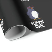 Flippin Cool Funny Penguin Pun Dark BG Cadeaupapier (Rol Hoek)