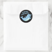 Flippin Fantastic Funny Dolphin Pun Dark BG Ronde Sticker (Tas)