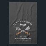 Flippin Geweldige pa BBQ Vader gepersonaliseerd Theedoek<br><div class="desc">Cute Flippin's Geweldige vaders ontwerp dat een geweldig cadeau maakt voor een kok of een chef-vader in je leven.</div>
