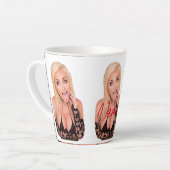 Flirty blonde Thunder_Cove Latte Mok (Linkerhoek)