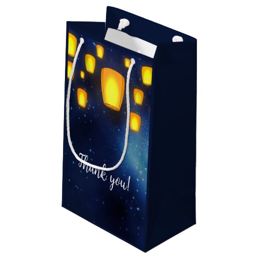 Floating Lanterns viering Klein Cadeauzakje (Achterkant Gekanteld)