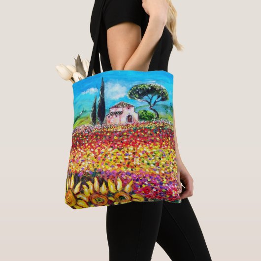 FLORA IN TUSCANY LANDSCAPE Poppies and Sunflower Tote Bag (Dichtbij)