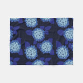 Floraal, gebilterd in Navy Blue Hydrangea Fleece Deken (Voorkant (Horizontaal))