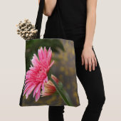  floraal; Grote roze Gerbera Daisy Tote Bag (Dichtbij)