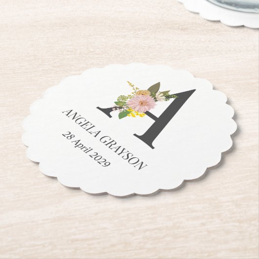 Floraal Monogram Letter A Aangepaste naam en datum Kartonnen Onderzetters (Gekanteld)