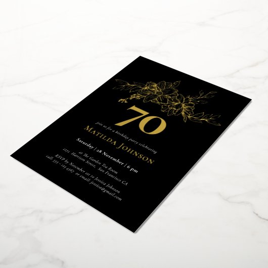 Floral 70th Birthday Gold Folie Uitnodiging (Gedraaid)