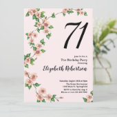 Floral 71e verjaardag uitnodiging in Blush Pink (Staand voorkant)