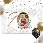 Floral 90th Birthday Elegant White Gold Custom Spandoek<br><div class="desc">Floral 90e verjaardag Elegant White Gold Custom Banner. Een delicaat en vrouwelijk floreel en botanisch thema met de 90ste verjaardag van de feestdag. Het bevat prachtige bloemen rond de foto van de verjaardagspersoon, allemaal met een hint van klastheid! De ontwerper is altijd klaar om te helpen, contacteer haar als u...</div>