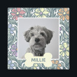 Floral Aangepaste Dog Foto Magneet<br><div class="desc">Decoratief pastel  bloempatroon omringt de foto van je hond met de naam eronder op de botvorm.</div>