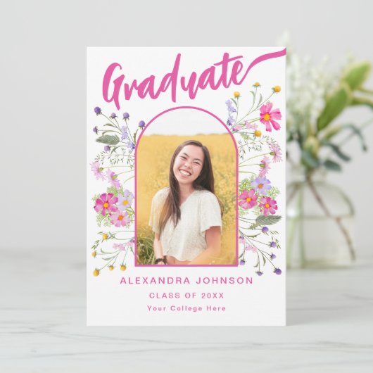 Floral Afstuderen Foto Roze Script Afstudeerfeest Kaart (Staand voorkant)