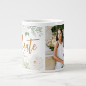 Floral Afstuderen Script Class Year Foto Grote Koffiekop (Voorkant)