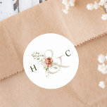 Floral Ampersand Elegant Wedding Monogram Ronde Sticker<br><div class="desc">Elegant bruiloft sticker heeft een ampersand gekleurd met waterverf geverfde bloemen in witte,  groene en terracotta,  met je initialen. Voor meer geavanceerde aanpassing van dit ontwerp,  te klikken gelieve de BUTTON van het TOOL VAN HET ONTWERP BLAUW hierboven! Overeenkomende objecten zijn ook beschikbaar.</div>