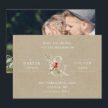 Floral Ampersand Rustic Kraft Wedding Foto Save The Date<br><div class="desc">Op deze bruiloft staat een ampersand met waterverf geverfde bloemen in witte, groene en terracotta op een achtergrond van kraftpapier en een foto op de achterkant. Voor meer geavanceerde aanpassing van dit ontwerp, te klikken gelieve de BUTTON van het TOOL VAN HET ONTWERP BLAUW hierboven! Overeenkomende objecten zijn ook beschikbaar....</div>