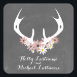 Floral Antlers   Chalkboard Geïnspireerd huwelijk Vierkante Sticker<br><div class="desc">Een trouwsticker met een illustratie van een paar hertengeweien met roze en witte mazen.  Achtergrond is het karton geïnspireerd.  Pas de tekst aan met uw namen.</div>