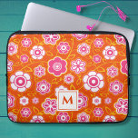 Floral Bandana Print Monogram Laptop Sleeve<br><div class="desc">Dit moedig kleurrijke bloempatroon komt op een neopreenlaptophoes en is klaar voor uw monogram. Het herhalen van de 60-stijl folkbloemdruk wordt gemaakt in een helder palet van warm roze, wit en oranje rood, met uw monogram scherp geaccentueerd, klaar voor u om met de klik van een muis te bewerken. Verkrijgbaar...</div>