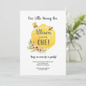 Floral Bee First Birthday Invitation Kaart (Staand voorkant)