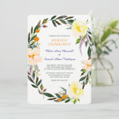 Floral Berry Wild Rozen Wreath Wedding Invitation Kaart (Staand voorkant)