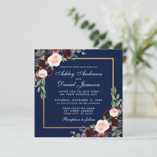 Floral Blue Burgundy Gold Wedding Invite Kaart (Staand voorkant)