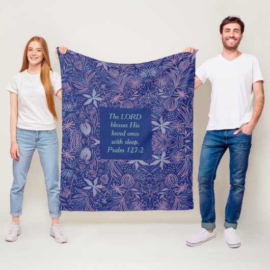 FLORAL Blue | LORD-ZWART MET SLAPSTAND | CHRISTELI Fleece Deken (In situ)
