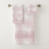 Floral Blush Grey  Bad Handdoek (Insitu)