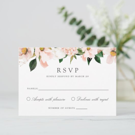 Floral Blush Magnolia Hydrangea Elegante RSVP-kaar Kaart (Staand voorkant)