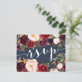 Floral Bourgondië Navy bruiloft RSVP Briefkaart (Staand voorkant)