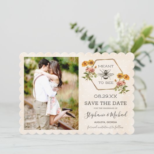 Floral Bumble Bewaar de datum Save The Date (Staand voorkant)