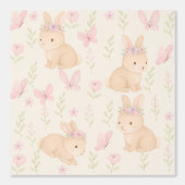 Floral Bunny Nursery Wallpaper – Zacht Roze Behang (Voorkant)