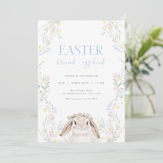 Floral Bunny Pasen Brunch & Egg Hunt uitnodiging (Staand voorkant)