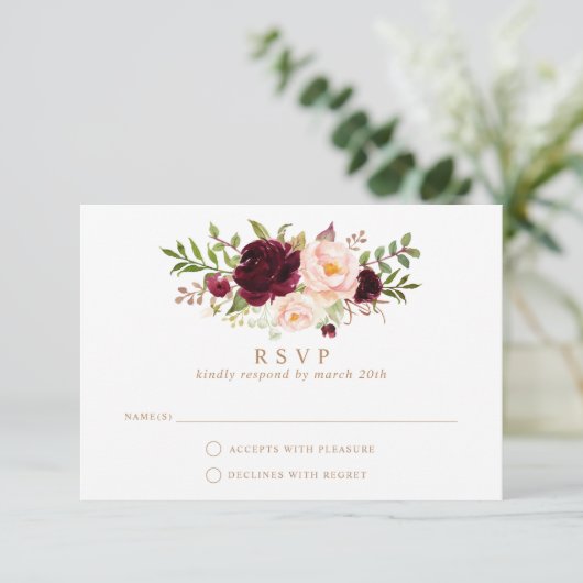 Floral Burgundy Blush Elegant Wedding RSVP Antwoor Kaart (Staand voorkant)