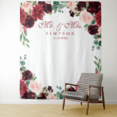 Floral Burgundy & blush Mr & Mrs wedding backdrop Wandkleed (In situ)