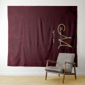 Floral Burgundy Gold Wedding Monogram Foto Booth Wandkleed (In Situ (horizontaal))