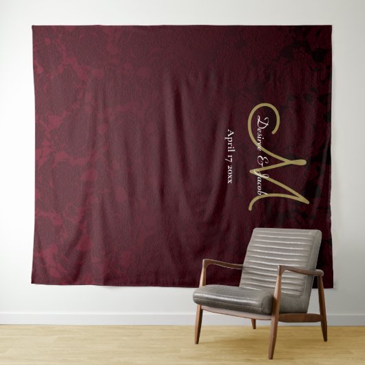 Floral Burgundy Gold Wedding Monogram Foto Booth Wandkleed (In Situ (horizontaal))