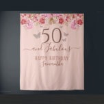 Floral Butterflies Pink Happy 50th Birthday Wandkleed<br><div class="desc">Meisjes glitter,  milleniumroze achtergrond,  met fancy manuscriptnaam typografie. Fijne 50 en geweldige verjaardagsachtergrond. Roze en vlinderbovengrens. Geweldig voor de 50e viering.</div>