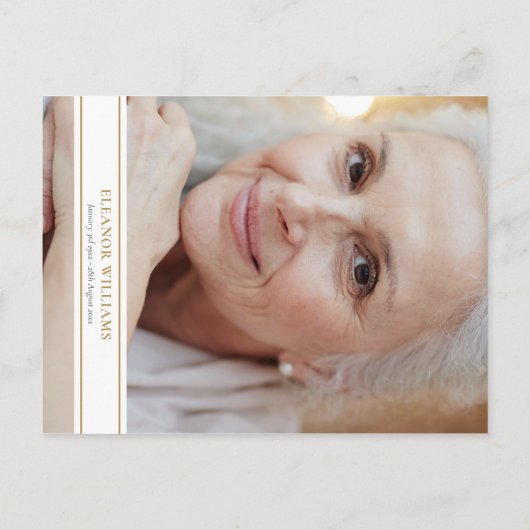 Floral Celebration of Life Gold Cross Photo Aankondigingskaart (Achterkant)