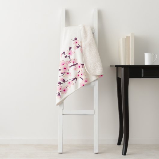 Floral Cherry Blossom Pink White Monogram Sherpa Deken (In situ)