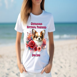 Floral Chihuahua A Petite Canine Bloeit T-shirt