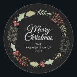 Floral Christmas Wreath familienaam Ronde Sticker<br><div class="desc">Bloemen Kerst Krans Familienaam Classic</div>