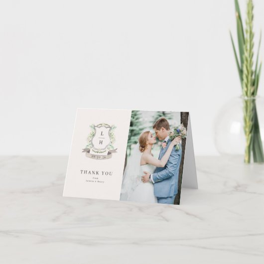 Floral Crest Waterverf Monogram Bruiloft Bedankkaart (Voorkant)